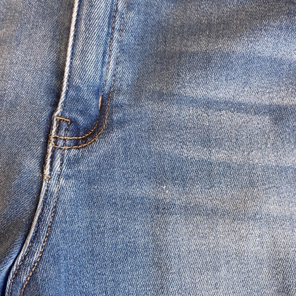 KanCan Women's Size 13/30 (33" Inseam) Mid Wash High Rise Flare Leg Blue Jeans - Picture 12 of 12